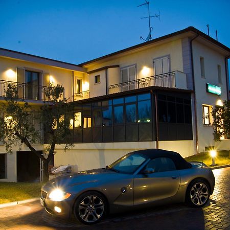 Hotel Main Street Cerasolo Zewnętrze zdjęcie